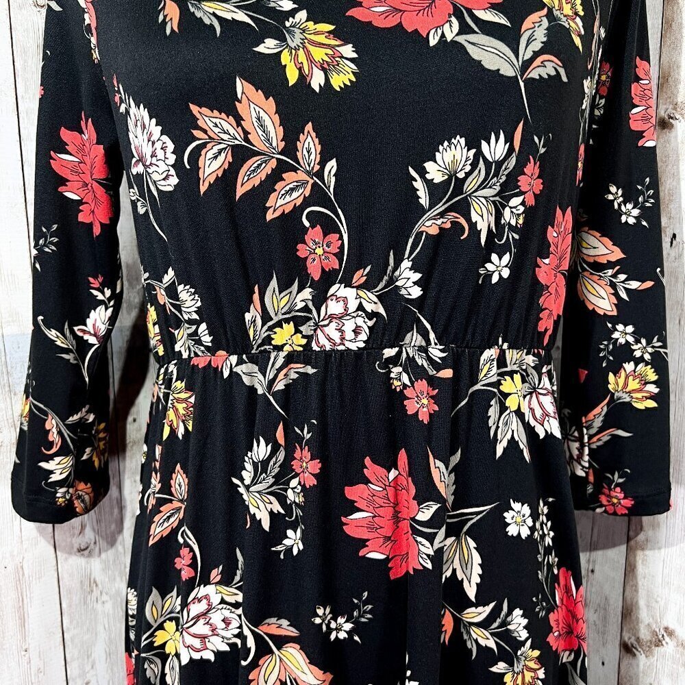 Women's French Grey Maternity Dress | Medium | Black | Floral | Stretch - Picture 7 of 13